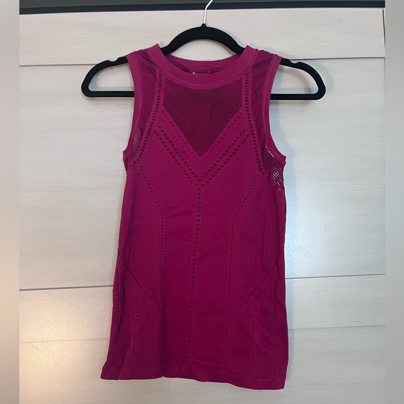 Athleta oxygen magenta workout top - Picture 3 of 6